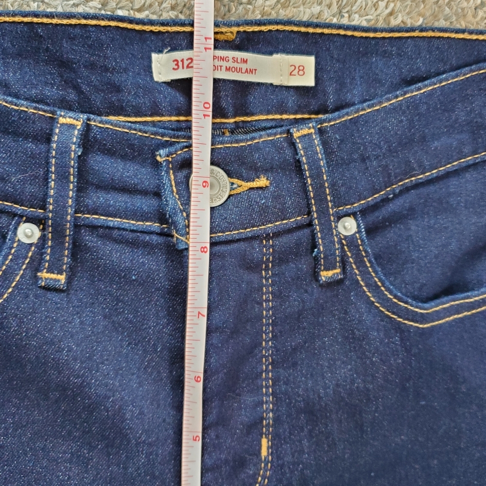 NWOT Levi's 28 Modern Contemporary Minimalist Mid Rise Shaping Slim Jeans - Picture 15 of 16